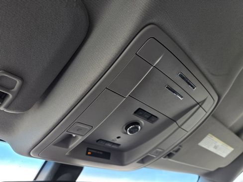 Used 2019 Cadillac Escalade 2WD image 30