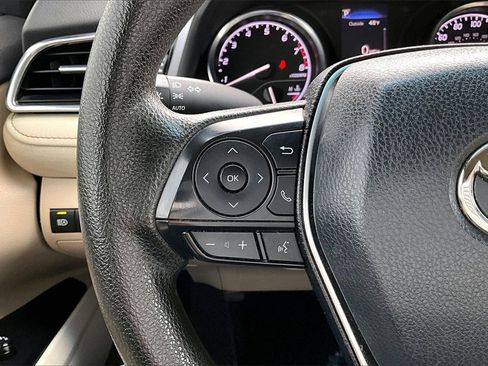 Used 2018 Toyota Camry L image 18