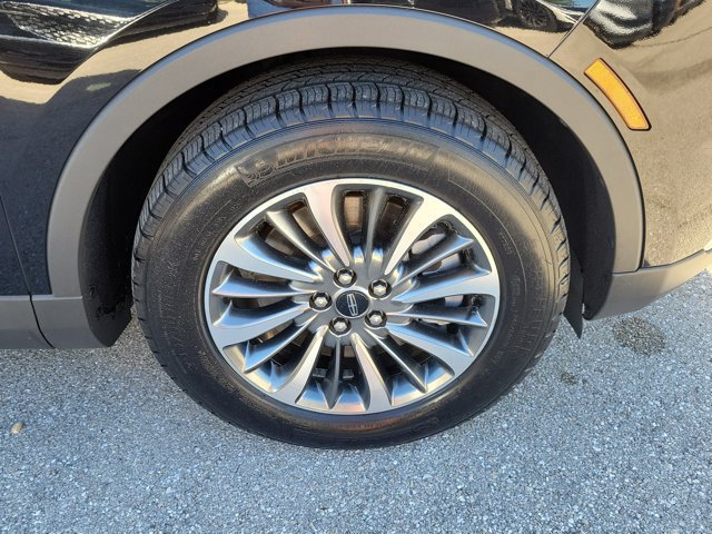 Certified 2022 Lincoln Nautilus FWD w/ Premium Package image 12