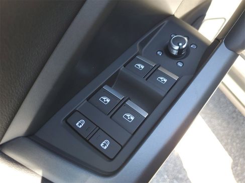 New 2025 Audi Q3 2.0T Premium image 22