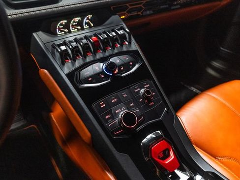 Used 2018 Lamborghini Huracan LP 610-4 AWD/4WD image 20