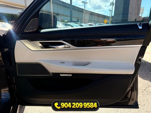 Used 2017 BMW 740i RWD image 32
