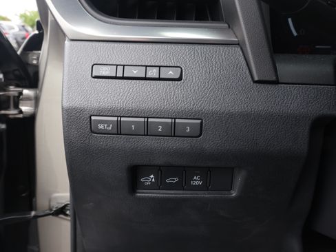 Used 2024 Lexus GX 550 w/ Accessory Package (2T) AWD/4WD image 23