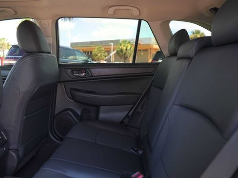 Used 2017 Subaru Outback 3.6R Limited AWD/4WD image 14
