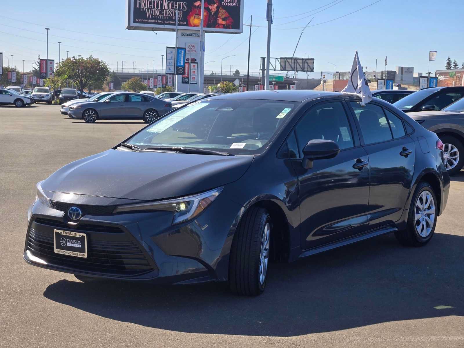 Used 2023 Toyota Corolla LE w/ Carpet Mat Package (TMS) FWD image 3