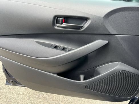 Used 2025 Toyota Corolla LE FWD image 18