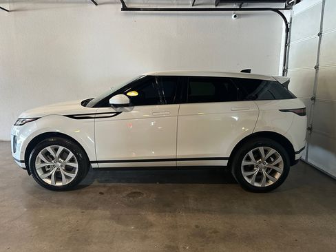 Used 2020 Land Rover Range Rover Evoque SE image 2