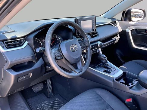 Used 2020 Toyota RAV4 LE AWD/4WD image 16