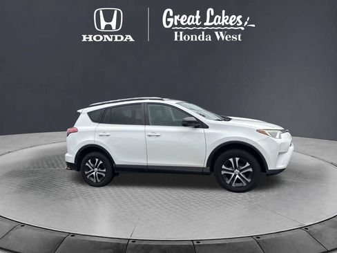 Used 2016 Toyota RAV4 LE AWD/4WD image 3