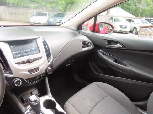 Used 2018 Chevrolet Cruze LS FWD image 20