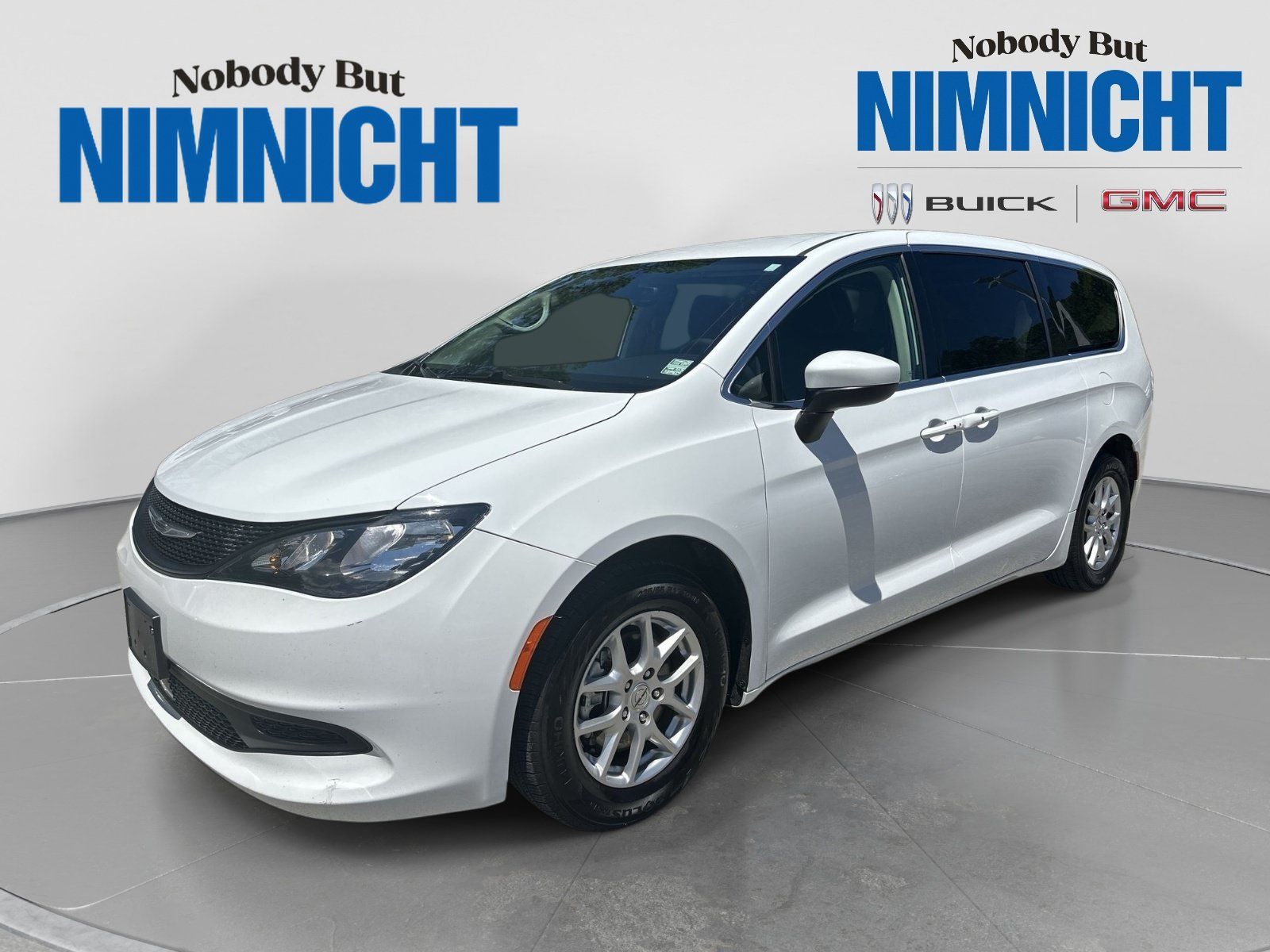 Used 2023 Chrysler Voyager LX FWD image 1