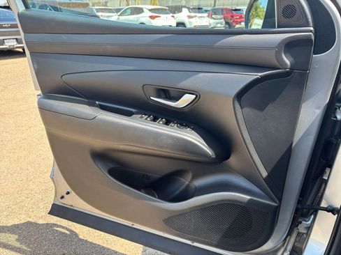 Used 2025 Hyundai Tucson SEL FWD image 18