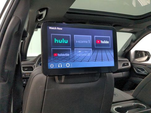 Used 2022 GMC Yukon XL SLT w/ SLT Premium Package image 29