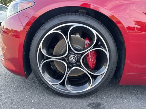 Used 2024 Alfa Romeo Giulia Veloce RWD image 20