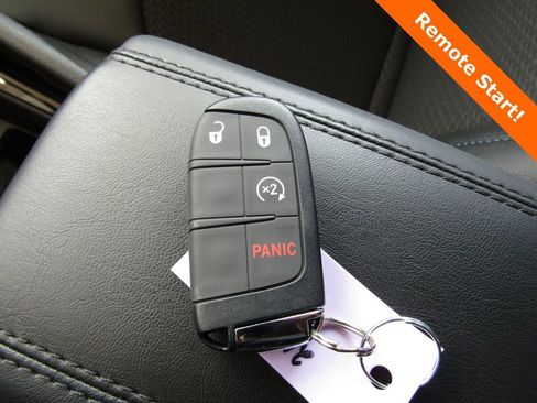 New 2026 Jeep Compass Latitude image 17