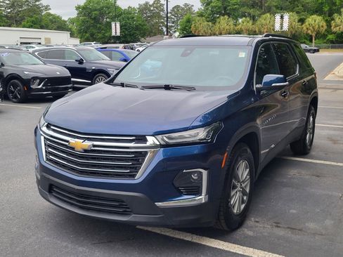 Used 2023 Chevrolet Traverse LT FWD image 7