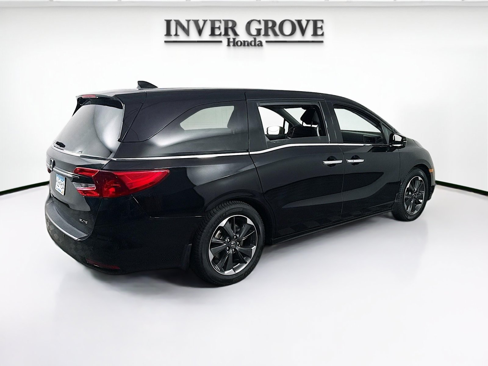 Used 2023 Honda Odyssey Elite image 5