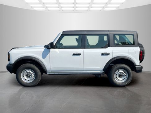 New 2025 Ford Bronco Base image 7