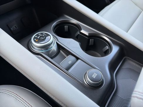 New 2026 Ford Explorer Active image 17