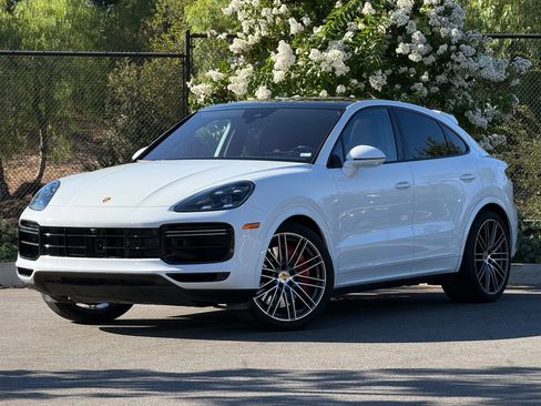 Certified 2023 Porsche Cayenne Turbo AWD/4WD image 1