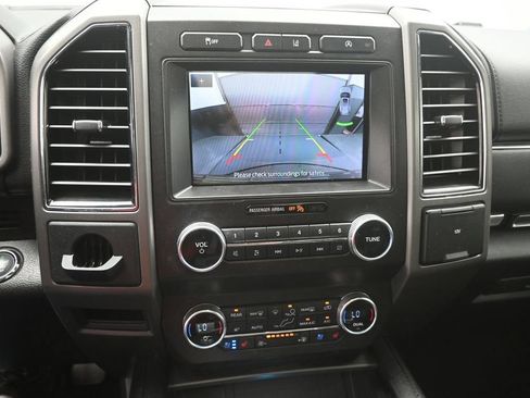 Used 2021 Ford Expedition XLT RWD image 4