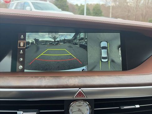 Used 2020 Genesis G90 3.3T Premium image 12