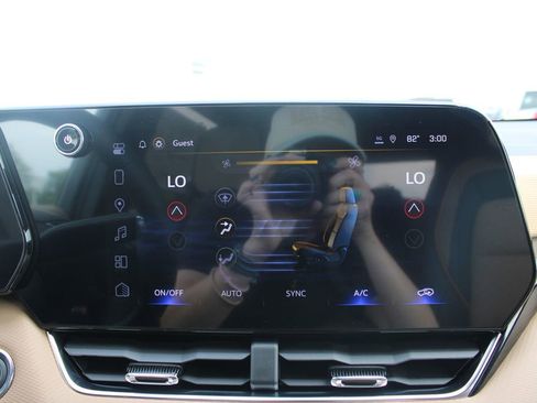 New 2026 Chevrolet Equinox ACTIV w/ Convenience Package III AWD/4WD image 53