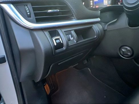 Used 2016 Cadillac XTS Luxury image 24