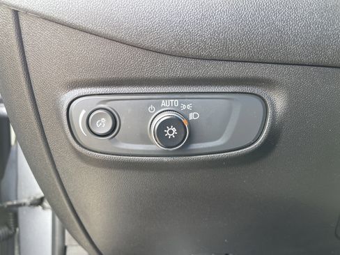 Used 2024 Chevrolet Equinox LT w/ LPO, Floor Liner Package image 19