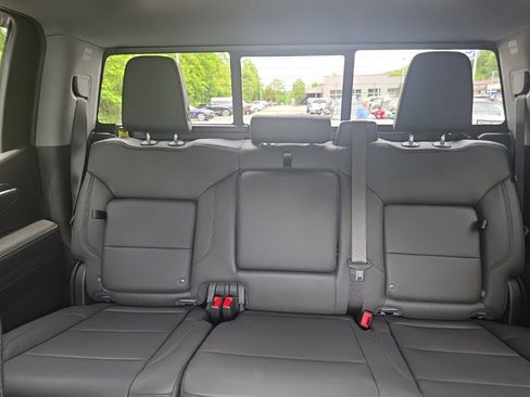 Used 2025 Chevrolet Silverado 1500 LT Trail Boss w/ Convenience Package II AWD/4WD image 22
