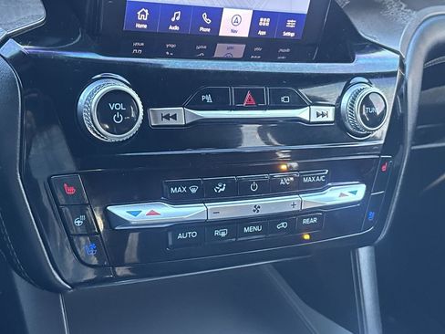 Used 2023 Ford Explorer Platinum w/ Technology Package image 27