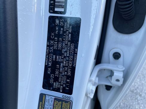 Used 2025 Kia K4 LXS image 29