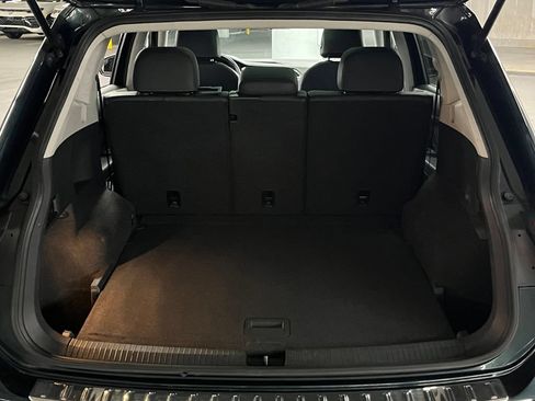 Used 2019 Volkswagen Tiguan SE w/ Panoramic Sunroof Package AWD/4WD image 36