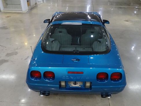 Used 1994 Chevrolet Corvette Coupe RWD image 11