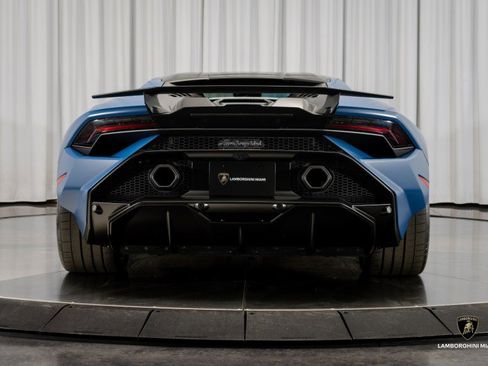 Used 2023 Lamborghini Huracan Tecnica image 16