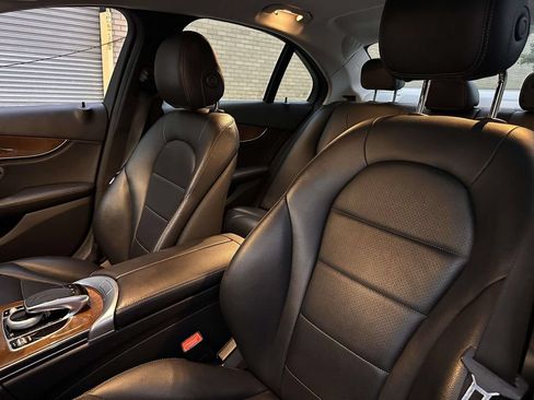 Used 2015 Mercedes-Benz C 300 4MATIC Sedan image 11