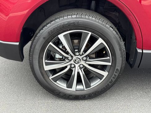 Certified 2024 Toyota Venza LE AWD/4WD image 14