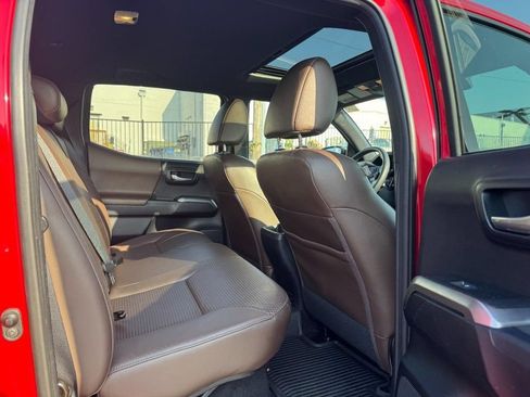Used 2018 Toyota Tacoma Limited AWD/4WD image 15