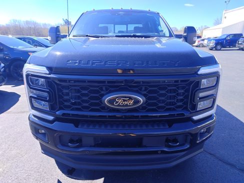 Used 2025 Ford F350 Lariat w/ Lariat Ultimate Package AWD/4WD image 3