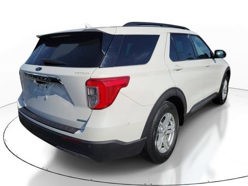 Used 2020 Ford Explorer XLT w/ Equipment Group 202A RWD image 2