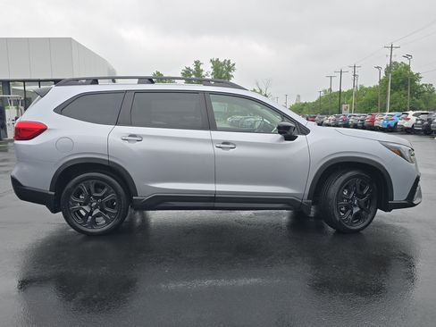 Certified 2024 Subaru Ascent Onyx Edition w/ Popular Package Onyx AWD/4WD image 8