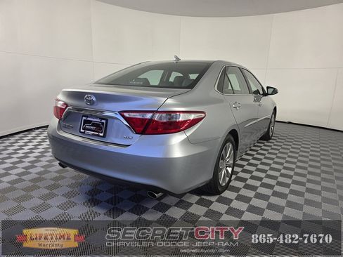Used 2016 Toyota Camry XLE image 7