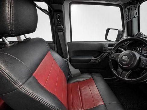 Used 2012 Jeep Wrangler Unlimited Sport AWD/4WD image 14