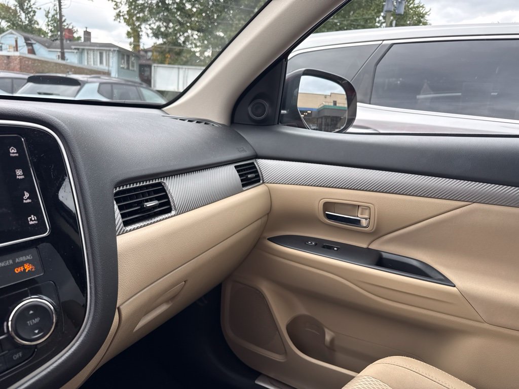 Used 2018 Mitsubishi Outlander SE AWD/4WD image 10