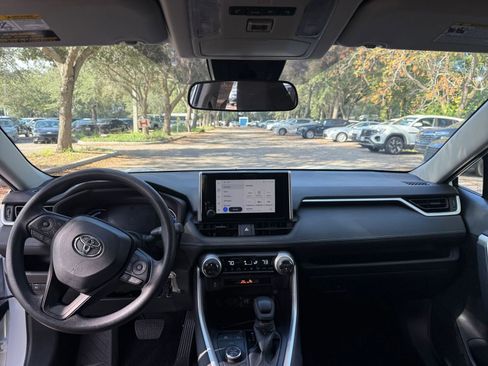 Used 2025 Toyota RAV4 LE image 27