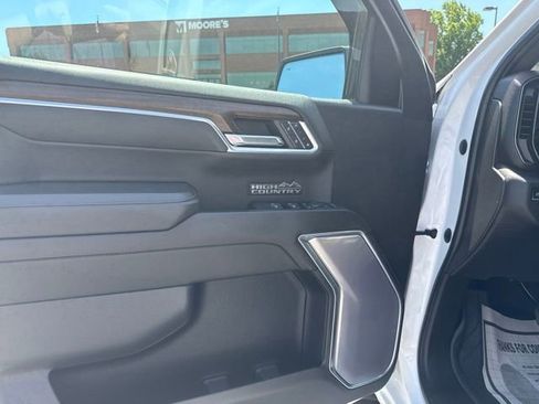 Used 2023 Chevrolet Silverado 1500 High Country AWD/4WD image 14