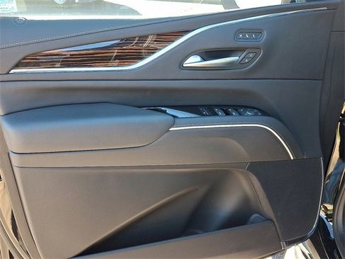 Certified 2024 Cadillac Escalade ESV Premium Luxury image 10