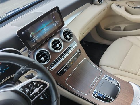 Used 2022 Mercedes-Benz GLC 300 4MATIC image 30
