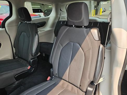 Used 2023 Chrysler Voyager LX FWD image 19