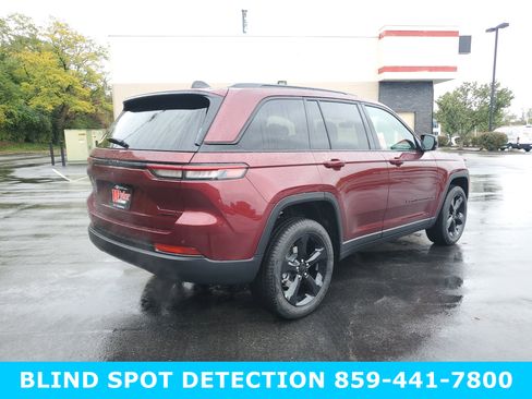 New 2025 Jeep Grand Cherokee Limited w/ Black Appearance Package AWD/4WD image 4